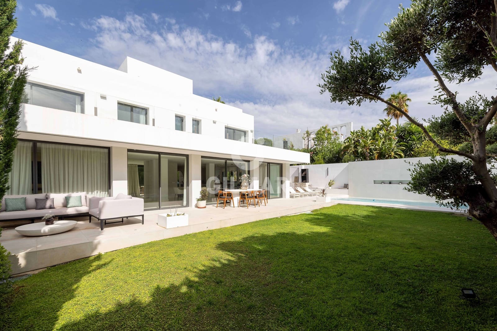 5 sypialnia Willa na sprzedaż w Nueva Andalucia z basenem garażem - 2 990 000 € (Ref: 10030921)