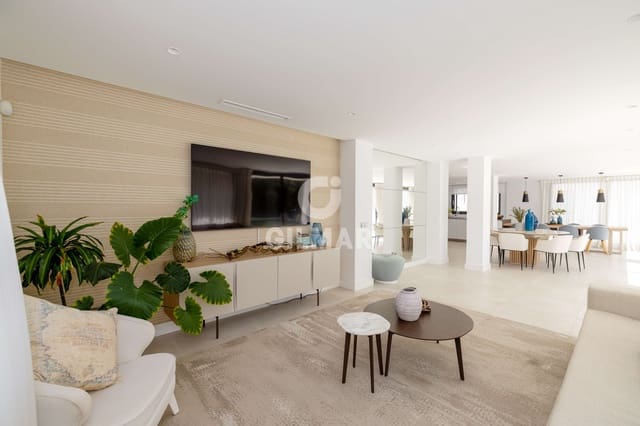 5 sypialnia Willa na sprzedaż w Las Brisas, Marbella z basenem garażem - 2 990 000 € (Ref: 10030921)