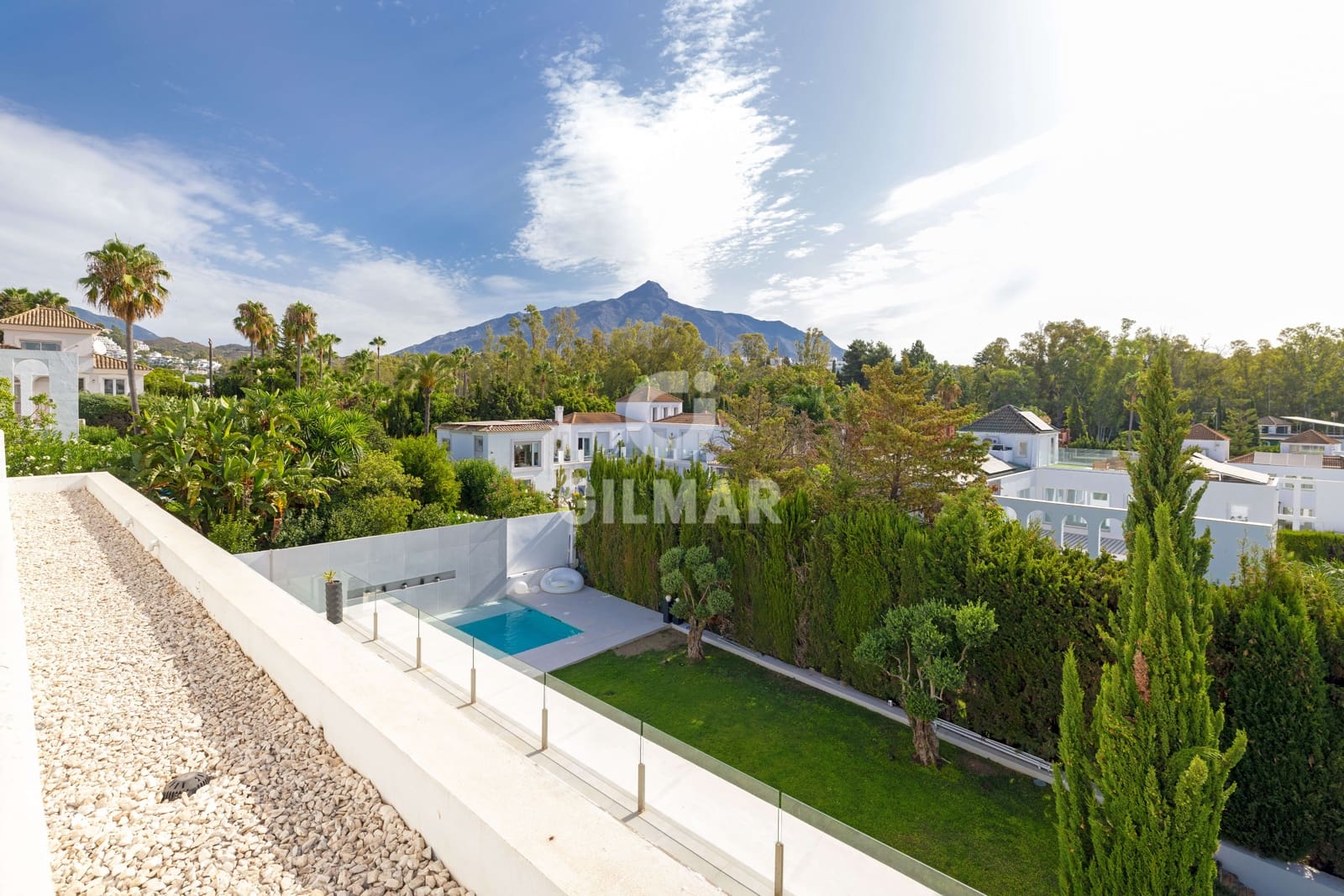 5 sypialnia Willa na sprzedaż w Nueva Andalucia z basenem garażem - 2 990 000 € (Ref: 10030921)