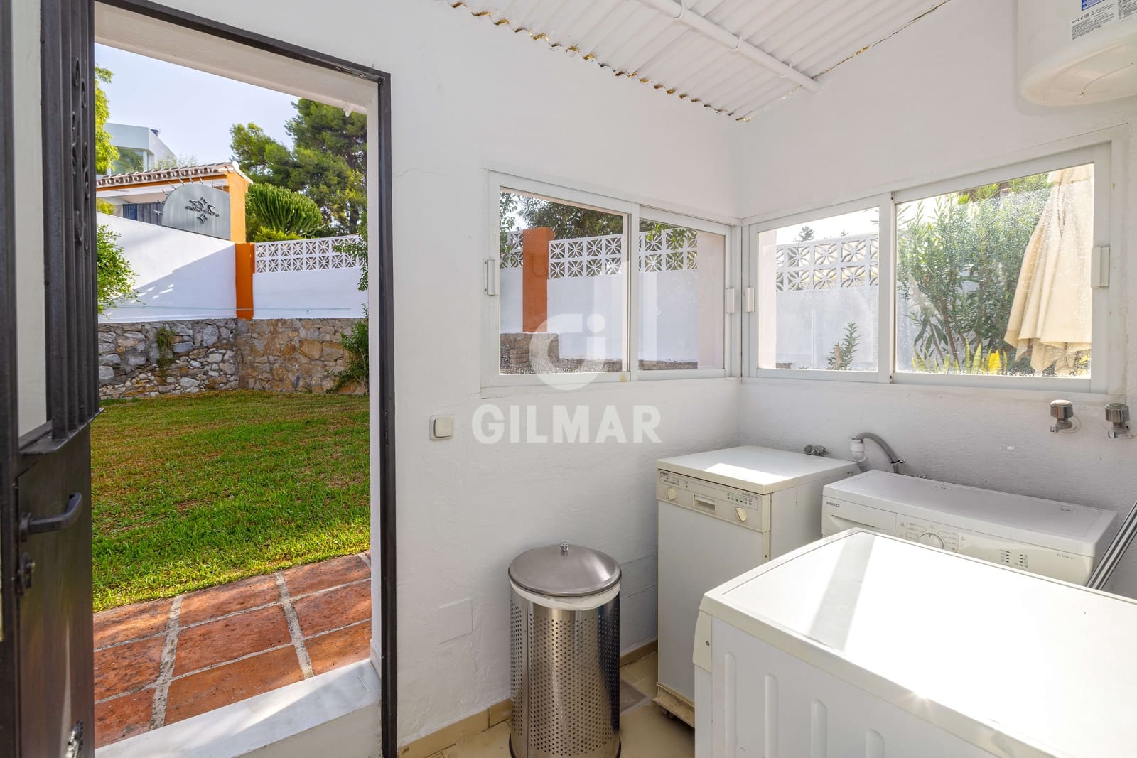 Chalet de 4 habitaciones en Nueva Andalucia en venta con piscina garaje - 1.070.000 € (Ref: 10030922)