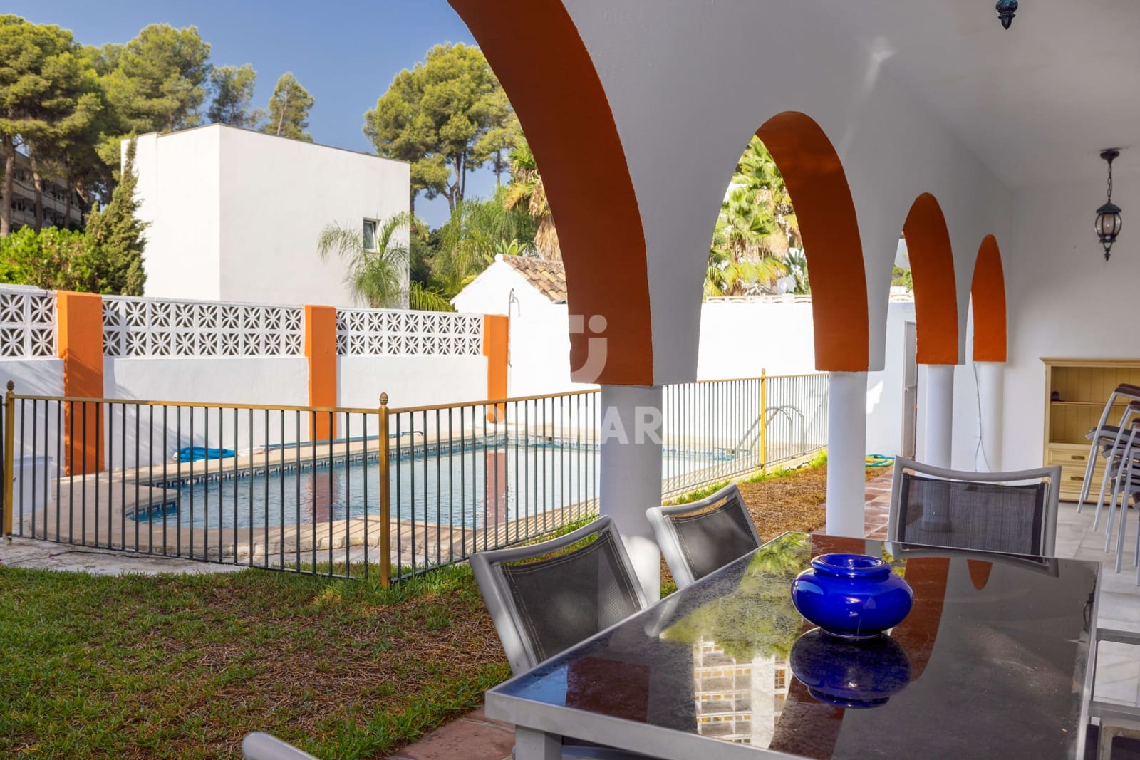 Chalet de 4 habitaciones en Nueva Andalucia en venta con piscina garaje - 1.070.000 € (Ref: 10030922)