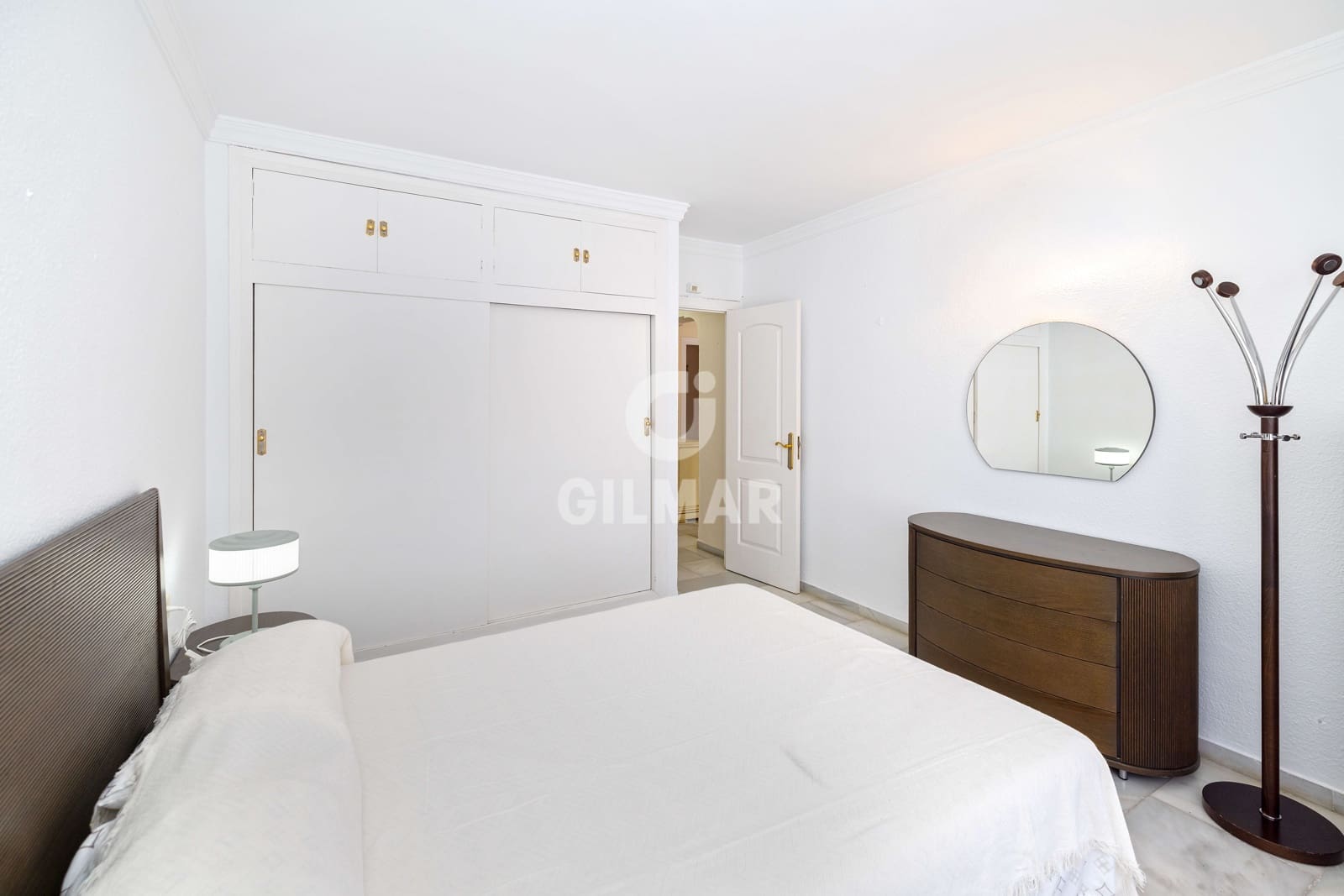 Chalet de 4 habitaciones en Nueva Andalucia en venta con piscina garaje - 1.070.000 € (Ref: 10030922)