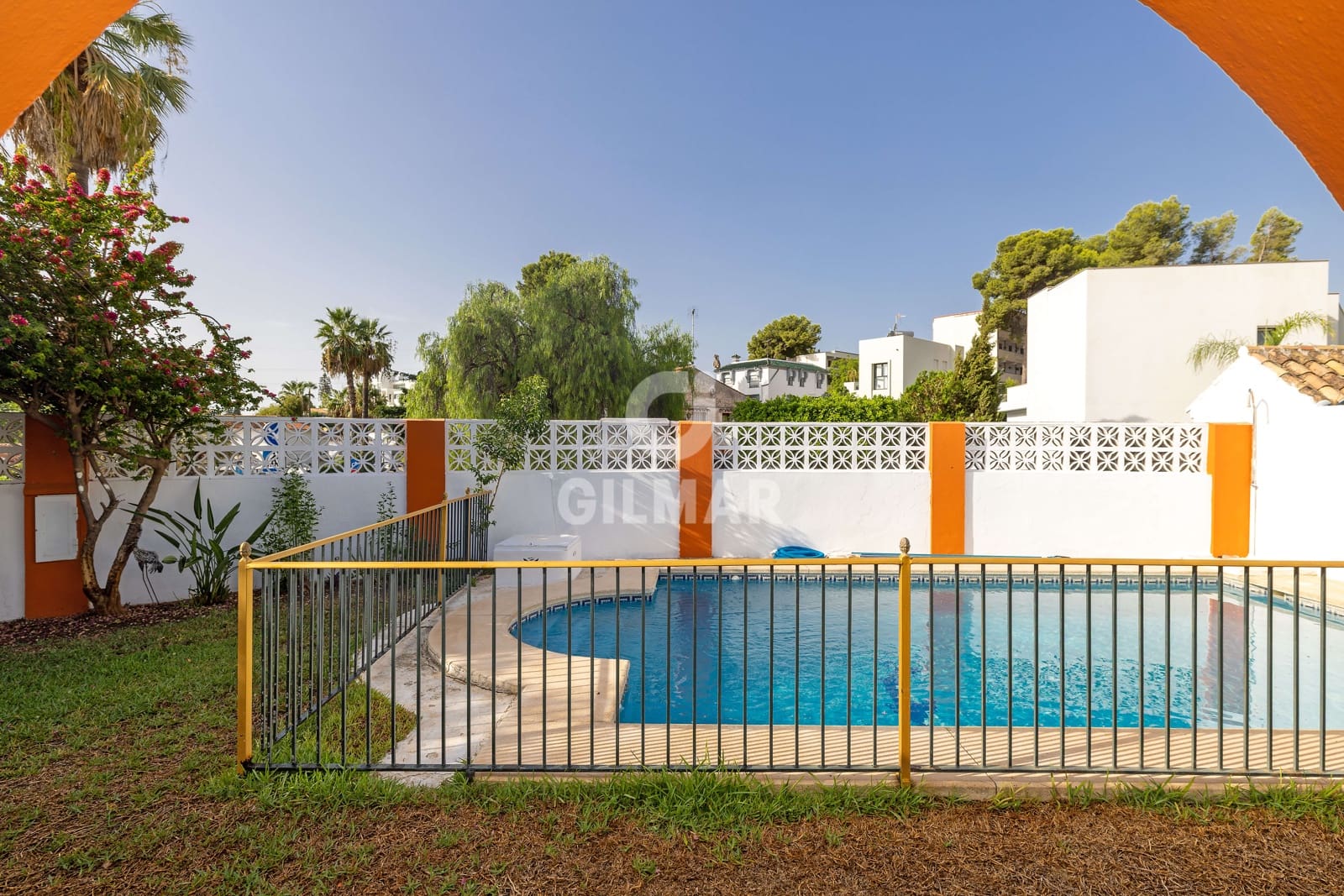Chalet de 4 habitaciones en Nueva Andalucia en venta con piscina garaje - 1.070.000 € (Ref: 10030922)