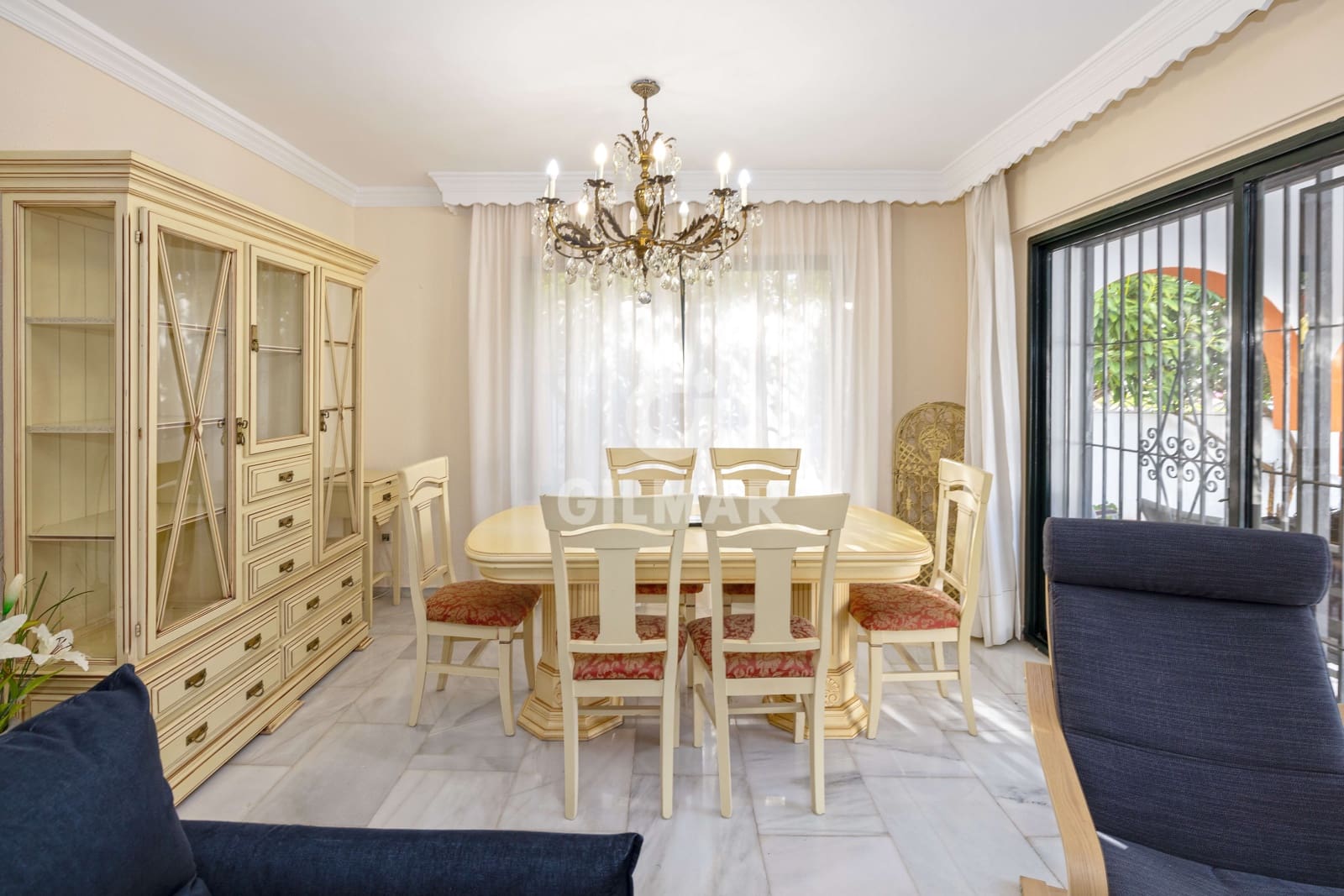 Chalet de 4 habitaciones en Nueva Andalucia en venta con piscina garaje - 1.070.000 € (Ref: 10030922)