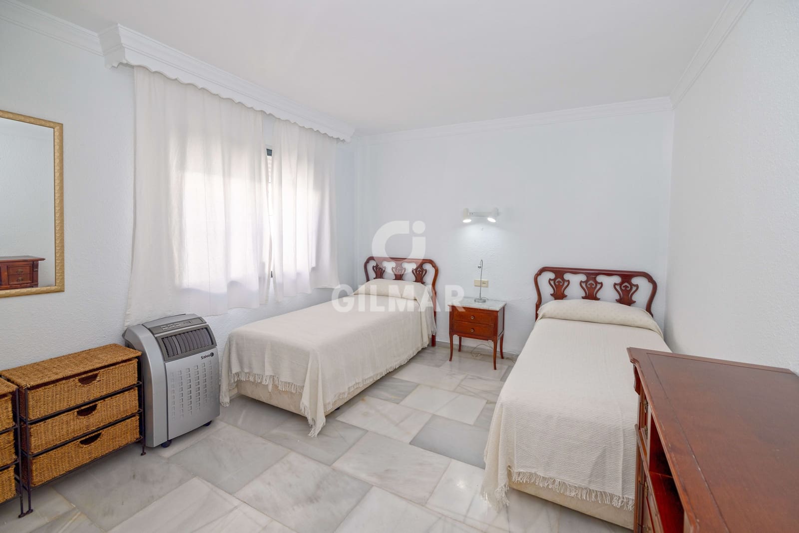 Chalet de 4 habitaciones en Nueva Andalucia en venta con piscina garaje - 1.070.000 € (Ref: 10030922)