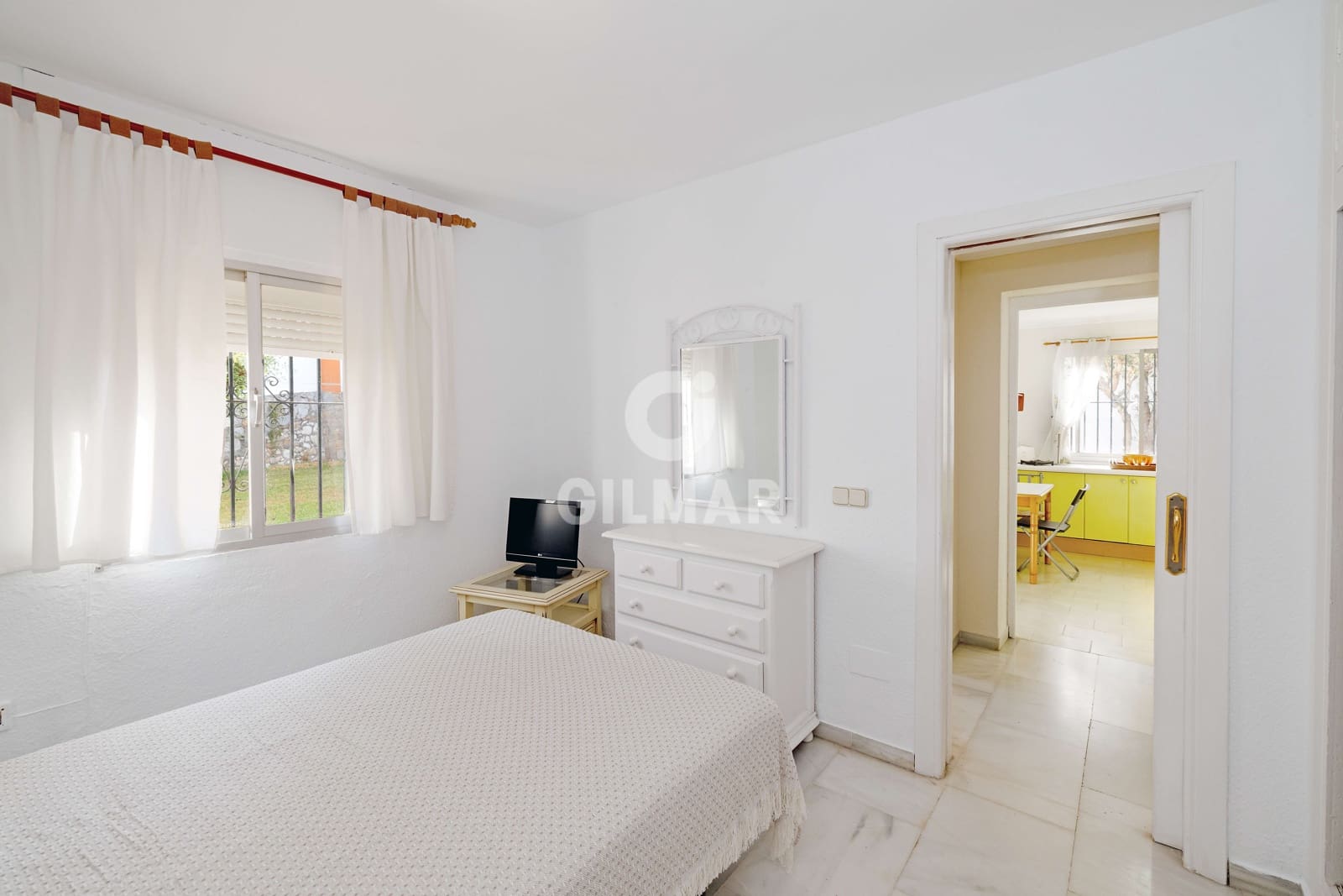 Chalet de 4 habitaciones en Nueva Andalucia en venta con piscina garaje - 1.070.000 € (Ref: 10030922)