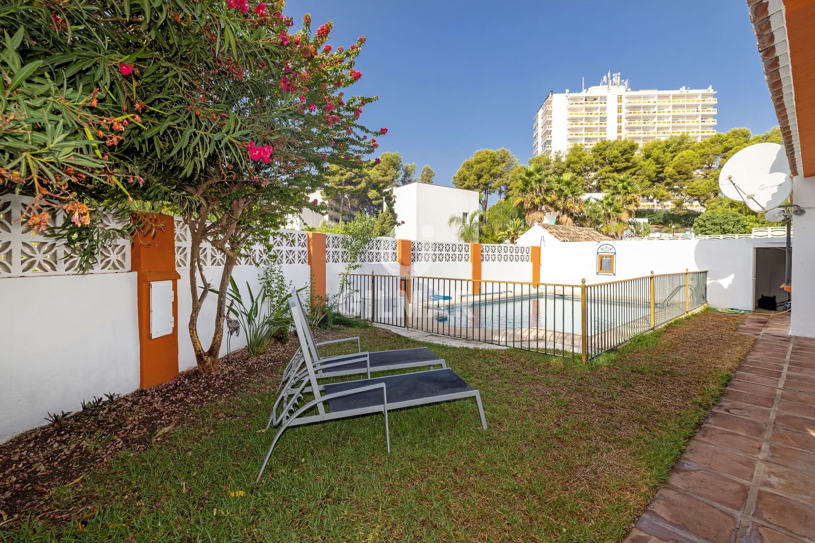 Chalet de 4 habitaciones en Nueva Andalucia en venta con piscina garaje - 1.070.000 € (Ref: 10030922)