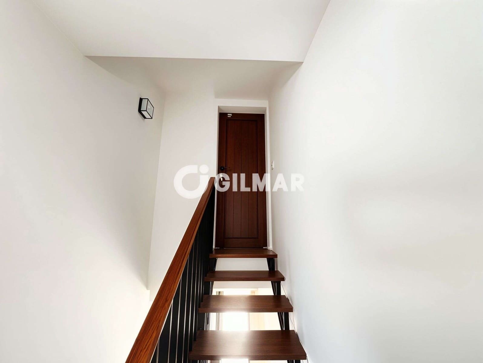2 slaapkamer Rijtjeshuis te huur in Playa de las Americas met zwembad garage - € 2.000 (Ref: 10031272)