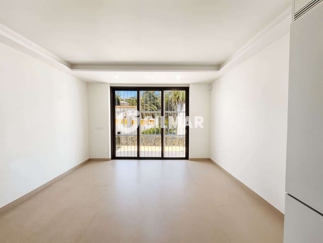 2 slaapkamer Rijtjeshuis te huur in Playa de las Americas, Arona met zwembad garage - € 2.000 (Ref: 10031272)