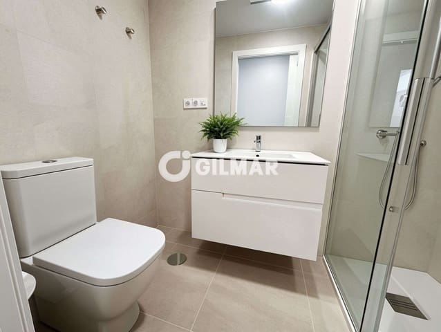 2 slaapkamer Rijtjeshuis te huur in Playa de las Americas, Arona met zwembad garage - € 2.000 (Ref: 10031272)