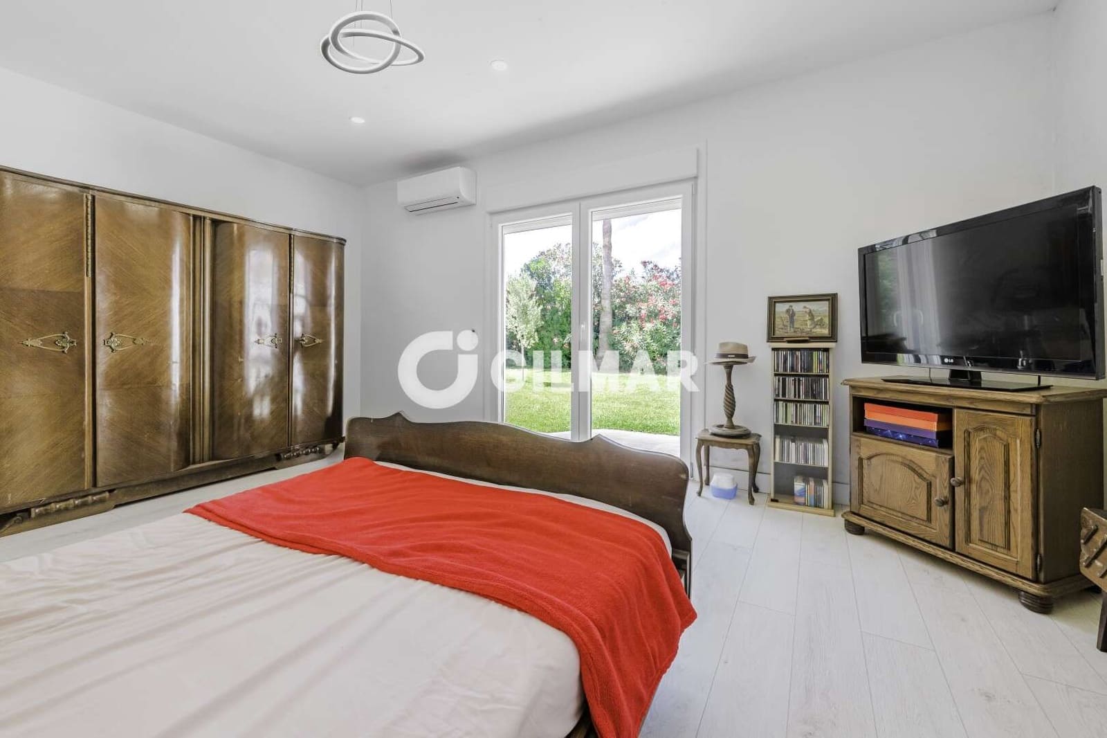 4 bedroom Villa for sale in Chiclana de la Frontera with pool - € 425,000 (Ref: 10032418)