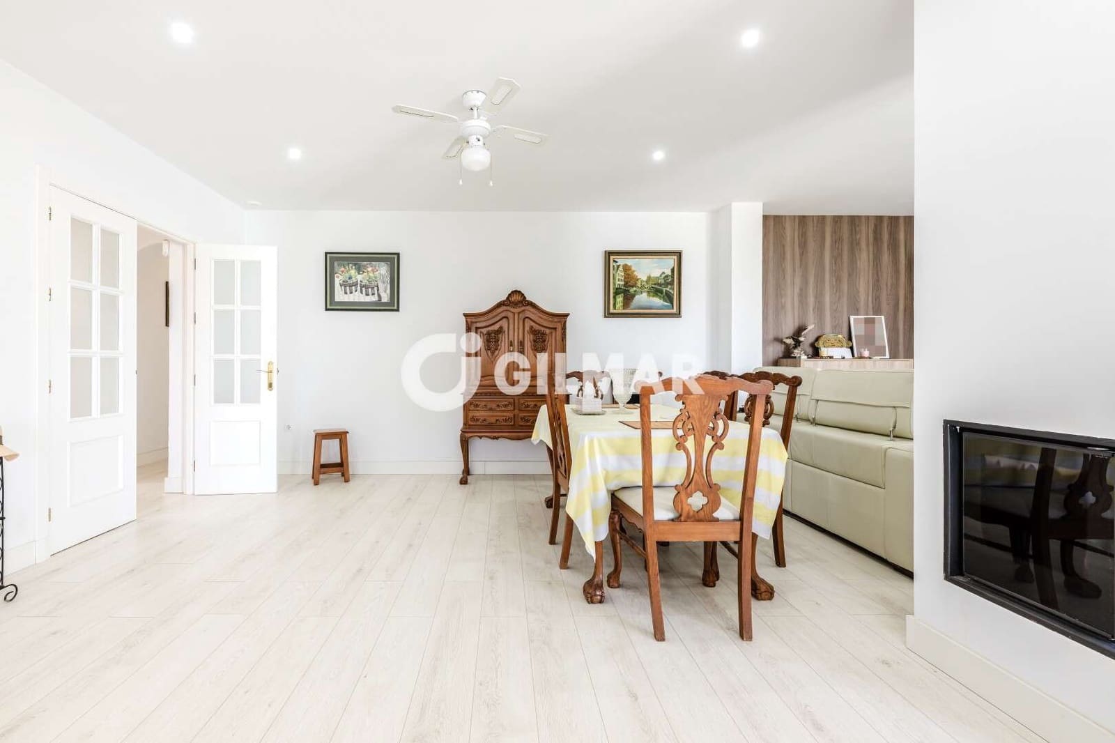 4 bedroom Villa for sale in Chiclana de la Frontera with pool - € 425,000 (Ref: 10032418)