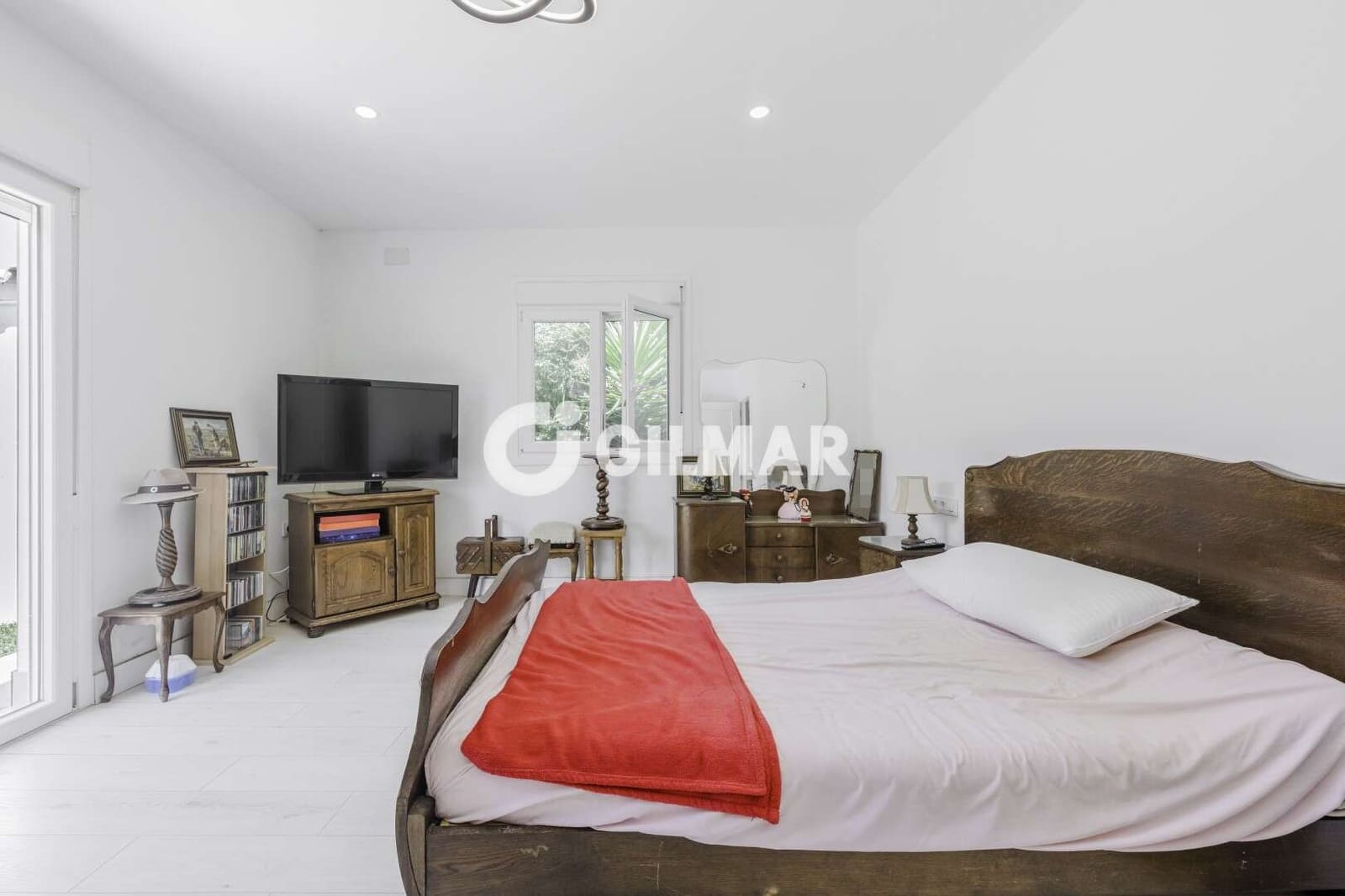 4 bedroom Villa for sale in Chiclana de la Frontera with pool - € 425,000 (Ref: 10032418)