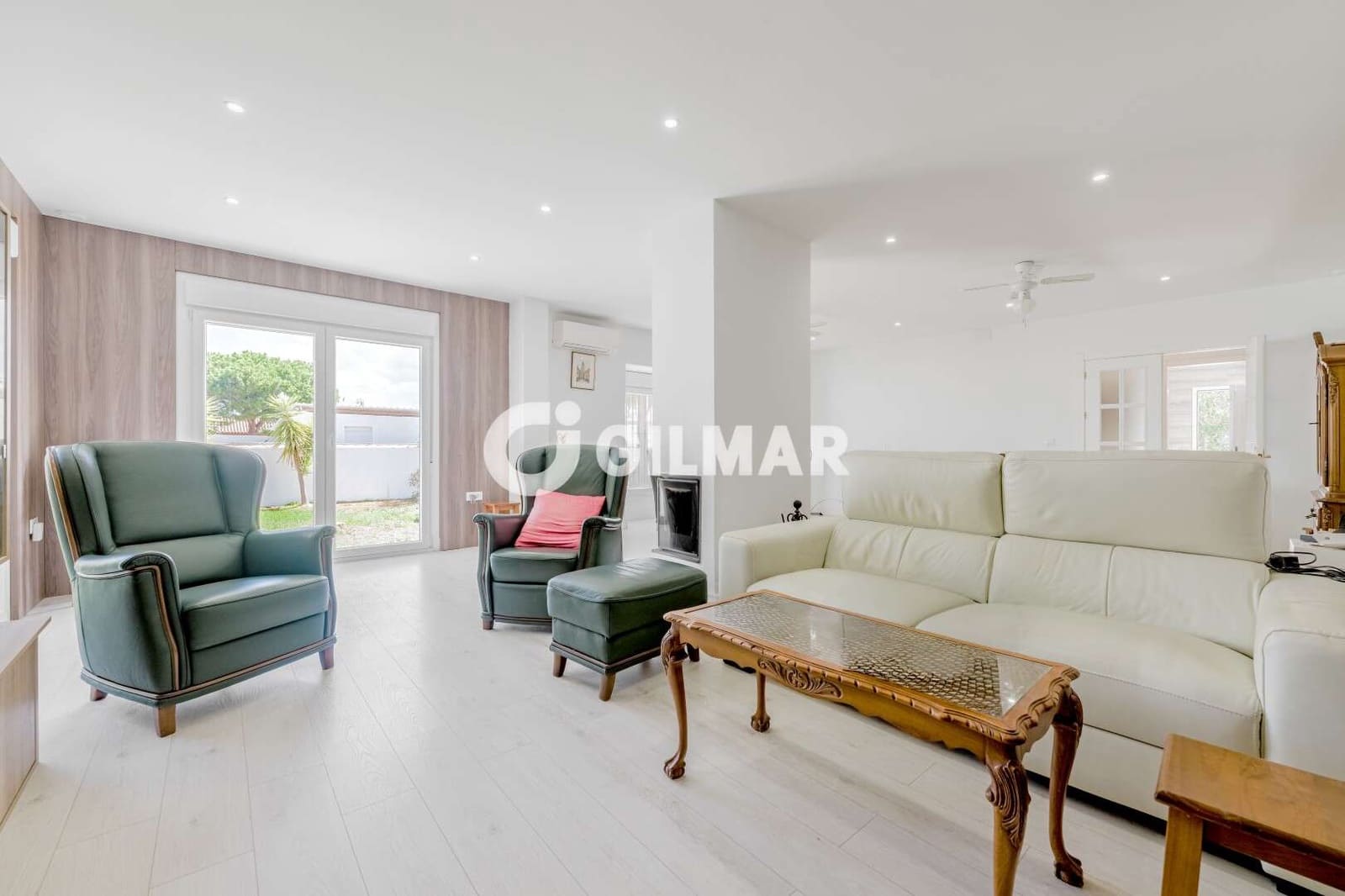 4 bedroom Villa for sale in Chiclana de la Frontera with pool - € 425,000 (Ref: 10032418)