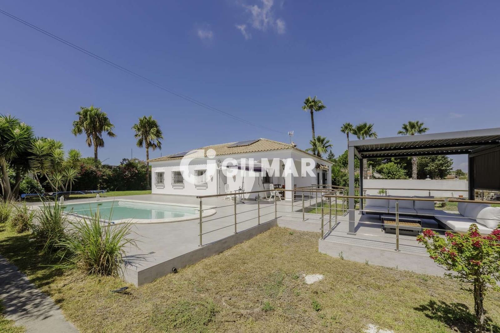 4 bedroom Villa for sale in Chiclana de la Frontera with pool - € 425,000 (Ref: 10032418)
