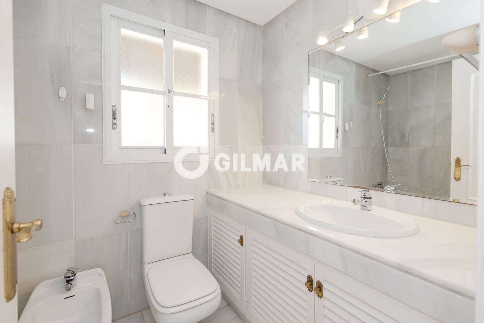 4 Zimmer Reihenhaus zu verkaufen in New Golden Mile mit Pool - 480.000 € (Ref: 10033106)
