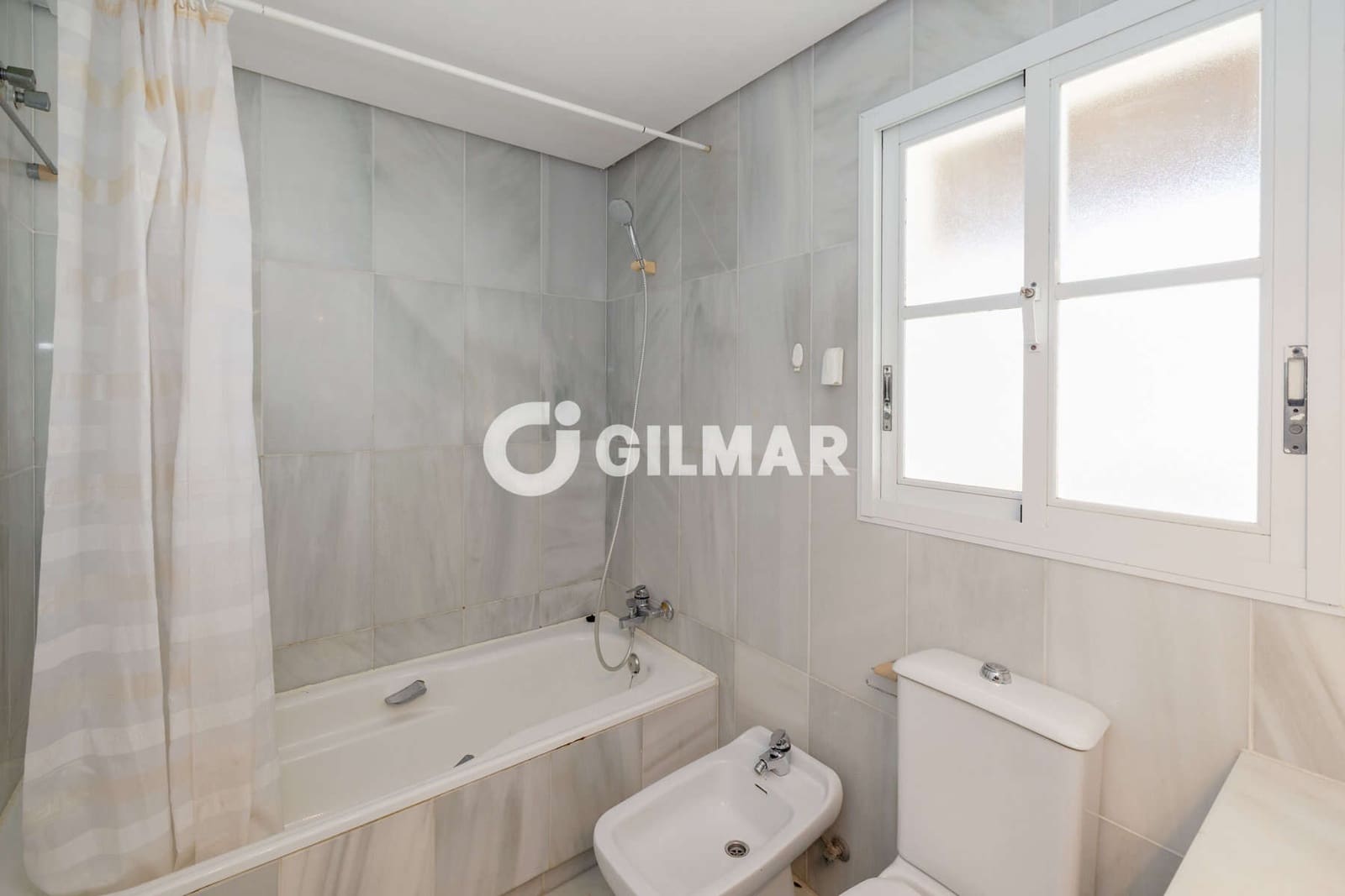 4 Zimmer Reihenhaus zu verkaufen in New Golden Mile mit Pool - 480.000 € (Ref: 10033106)