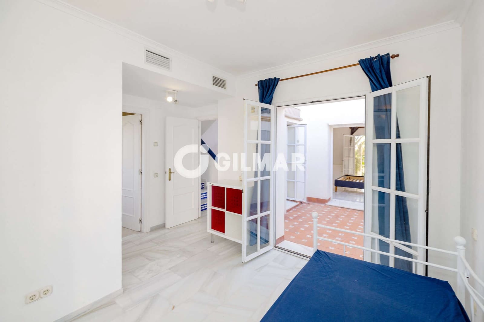 4 Zimmer Reihenhaus zu verkaufen in New Golden Mile mit Pool - 480.000 € (Ref: 10033106)