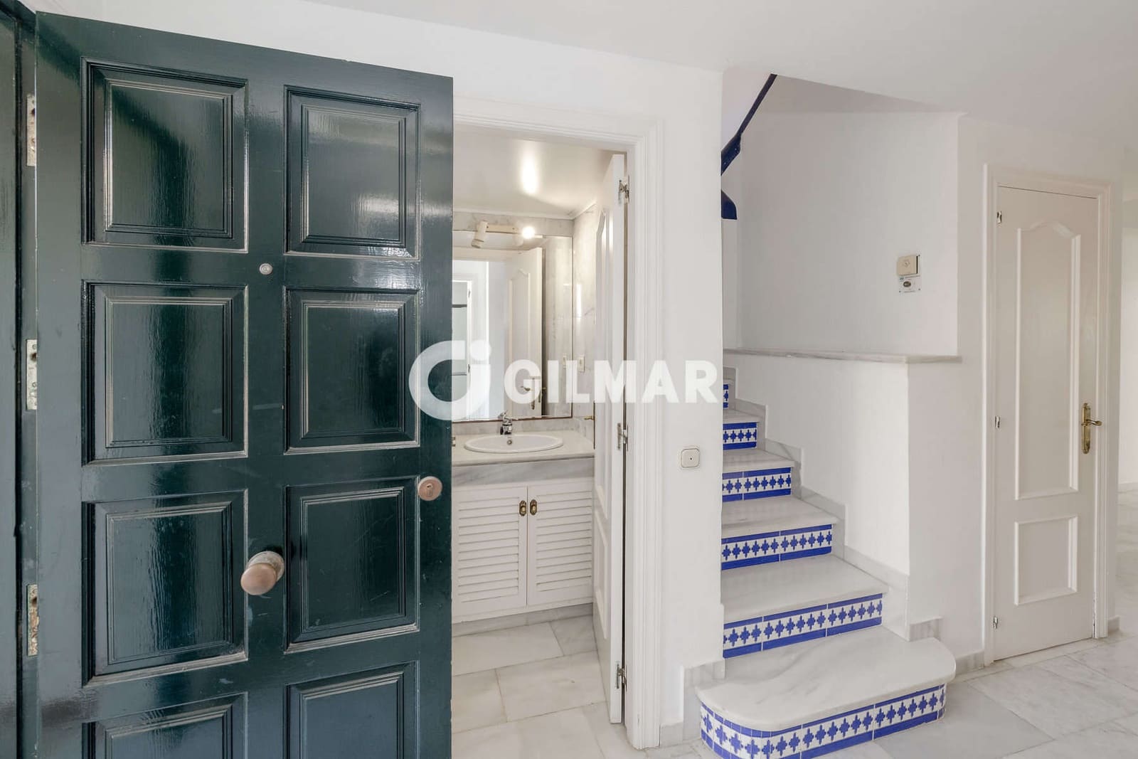 4 Zimmer Reihenhaus zu verkaufen in New Golden Mile mit Pool - 480.000 € (Ref: 10033106)