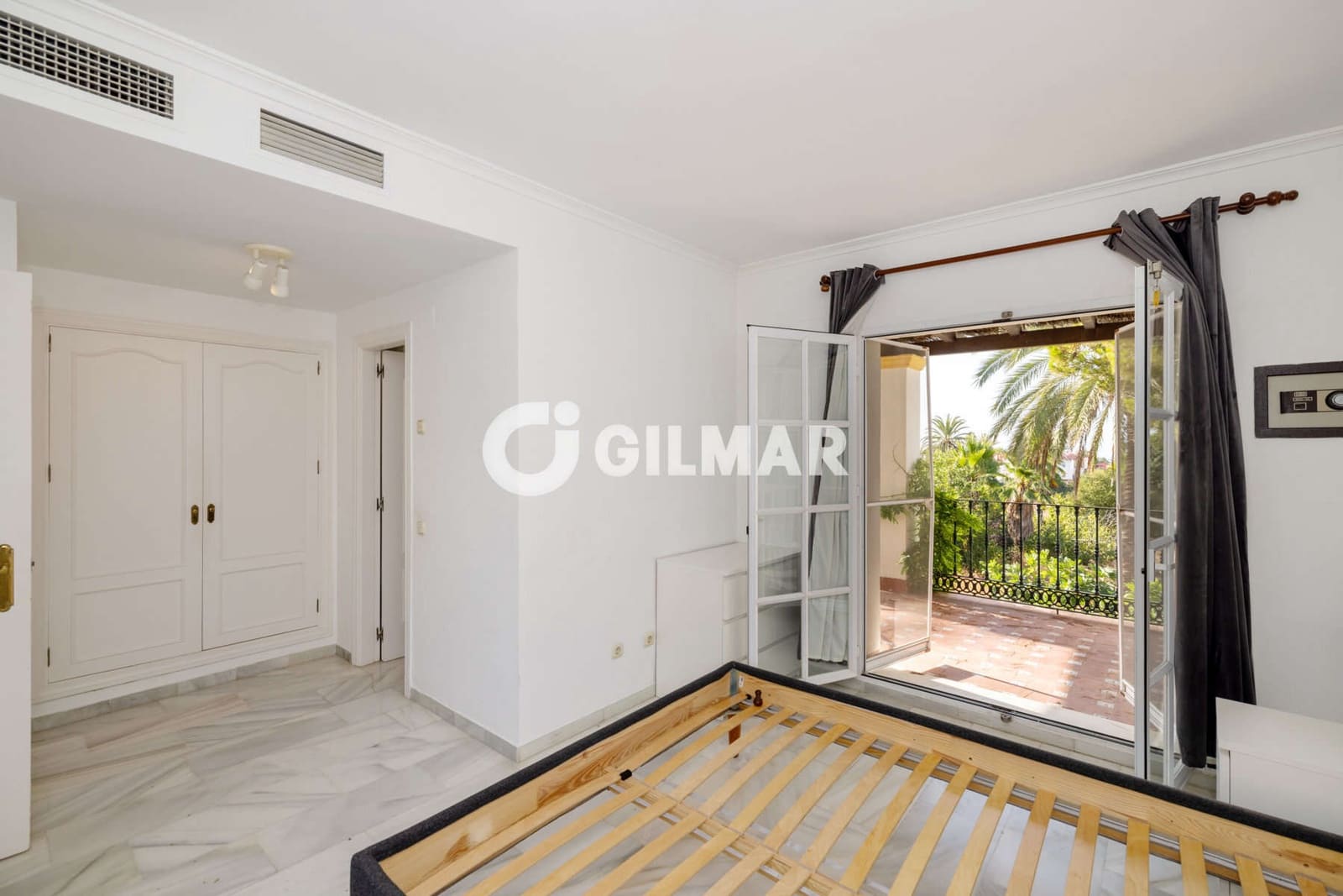 4 Zimmer Reihenhaus zu verkaufen in New Golden Mile mit Pool - 480.000 € (Ref: 10033106)