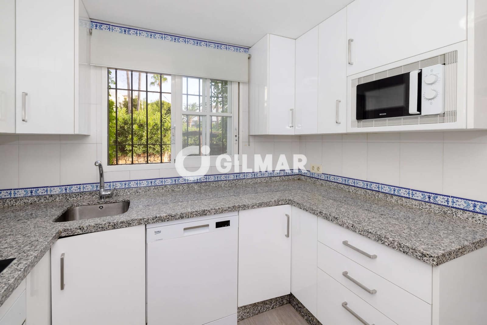 4 Zimmer Reihenhaus zu verkaufen in New Golden Mile mit Pool - 480.000 € (Ref: 10033106)
