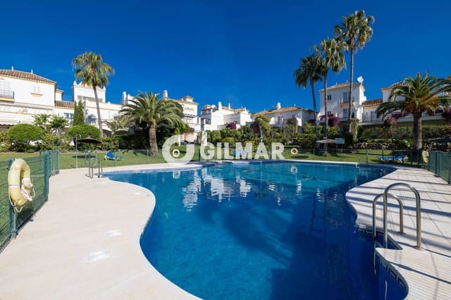 4 makuuhuone Rivitalo myytävänä paikassa Sotoserena, Estepona mukana uima-altaan - 480 000 € (Ref: 10033106)