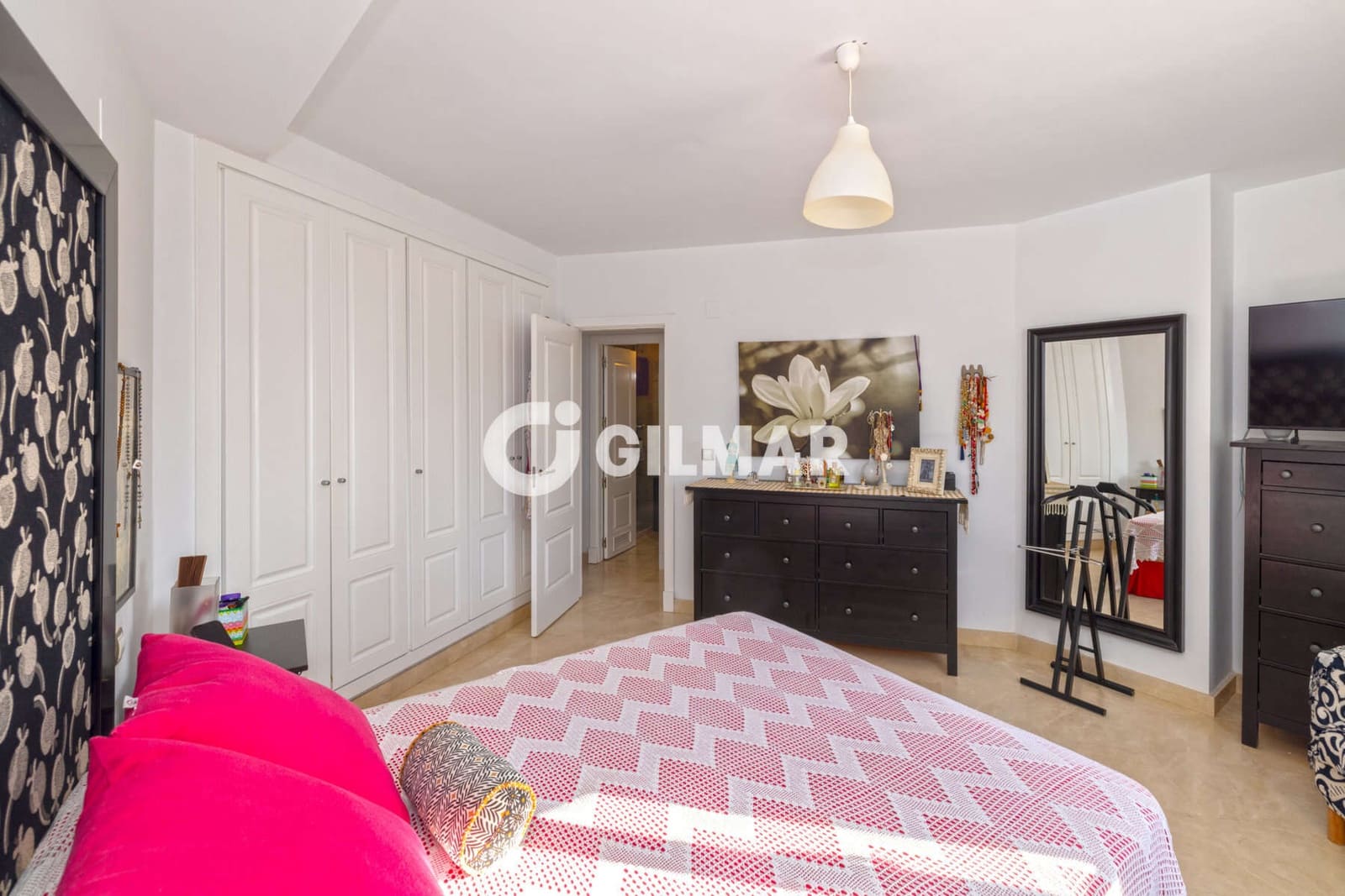 3 makuuhuone Asunto myytävänä paikassa San Luis de Sabinillas mukana uima-altaan 
autotalli - 750 000 € (Ref: 10035656)