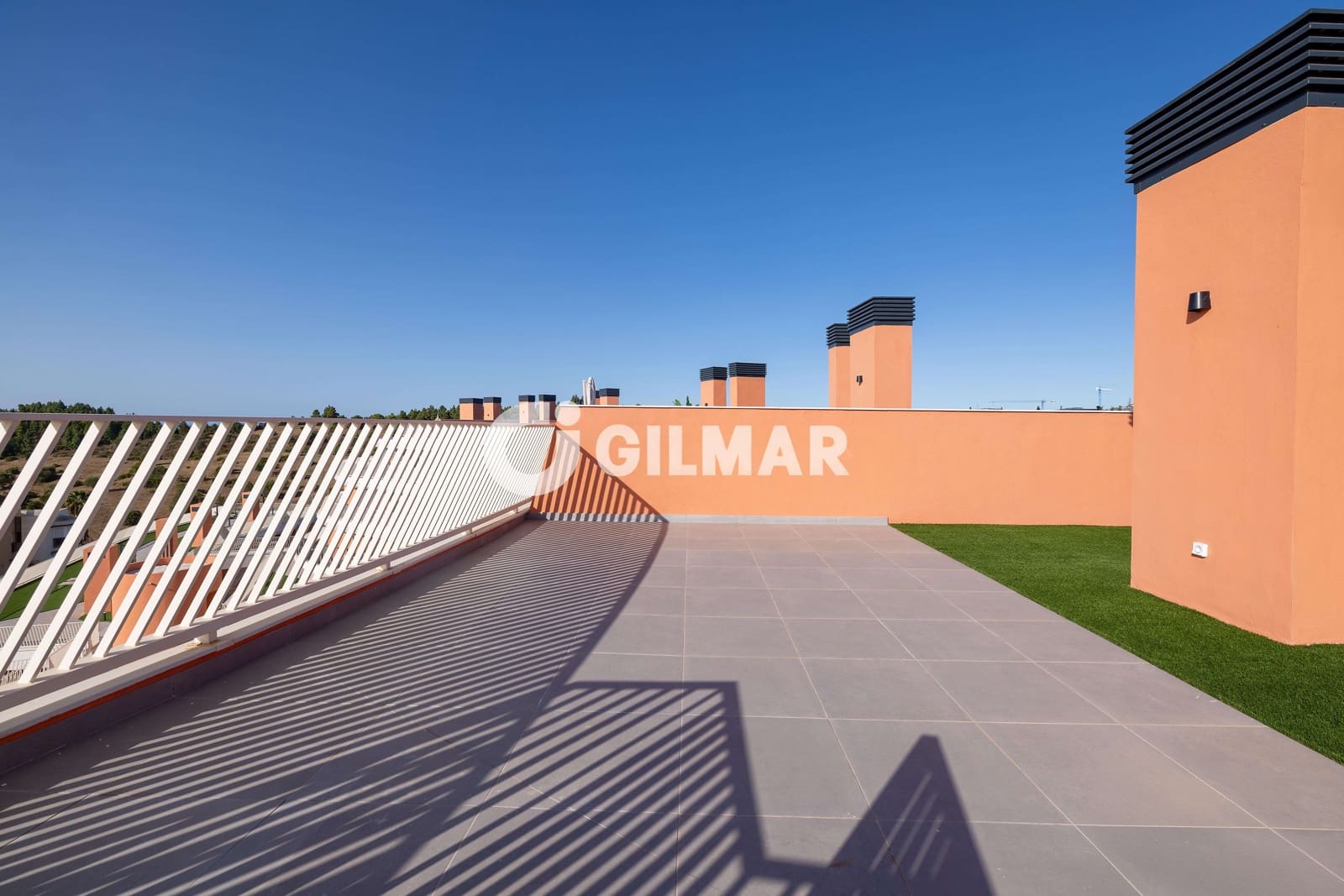 Ático de 3 habitaciones en El Chaparral en venta con piscina garaje - 550.000 € (Ref: 10035733)