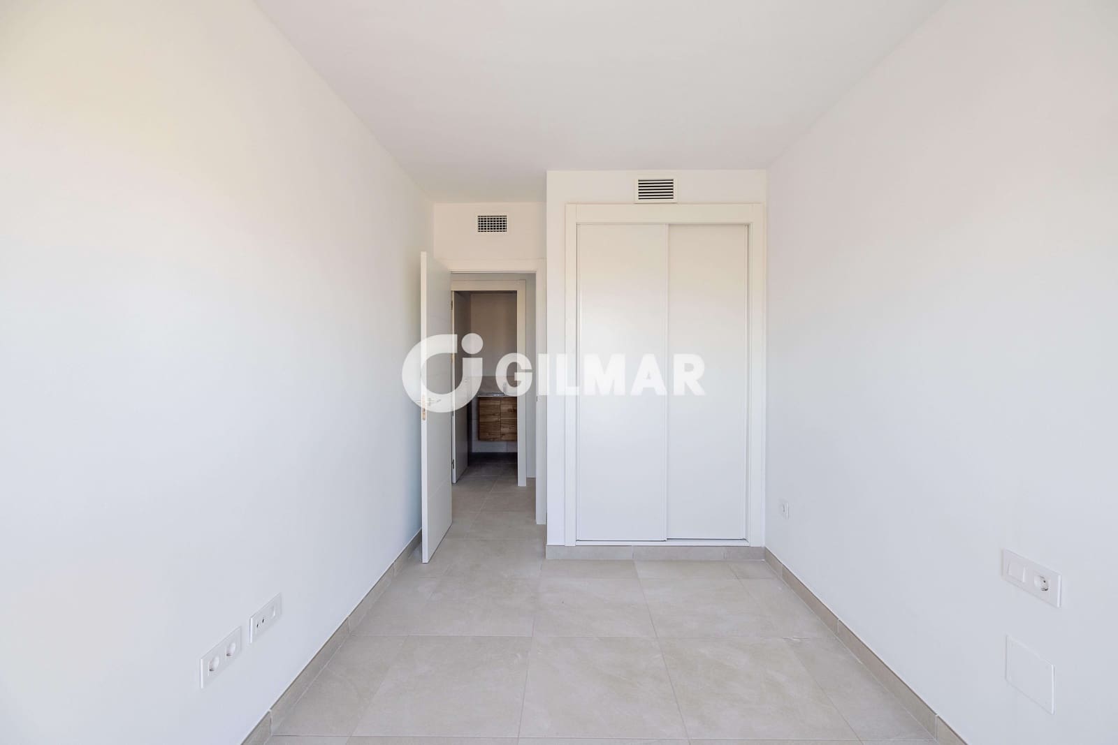 Ático de 3 habitaciones en El Chaparral en venta con piscina garaje - 550.000 € (Ref: 10035733)