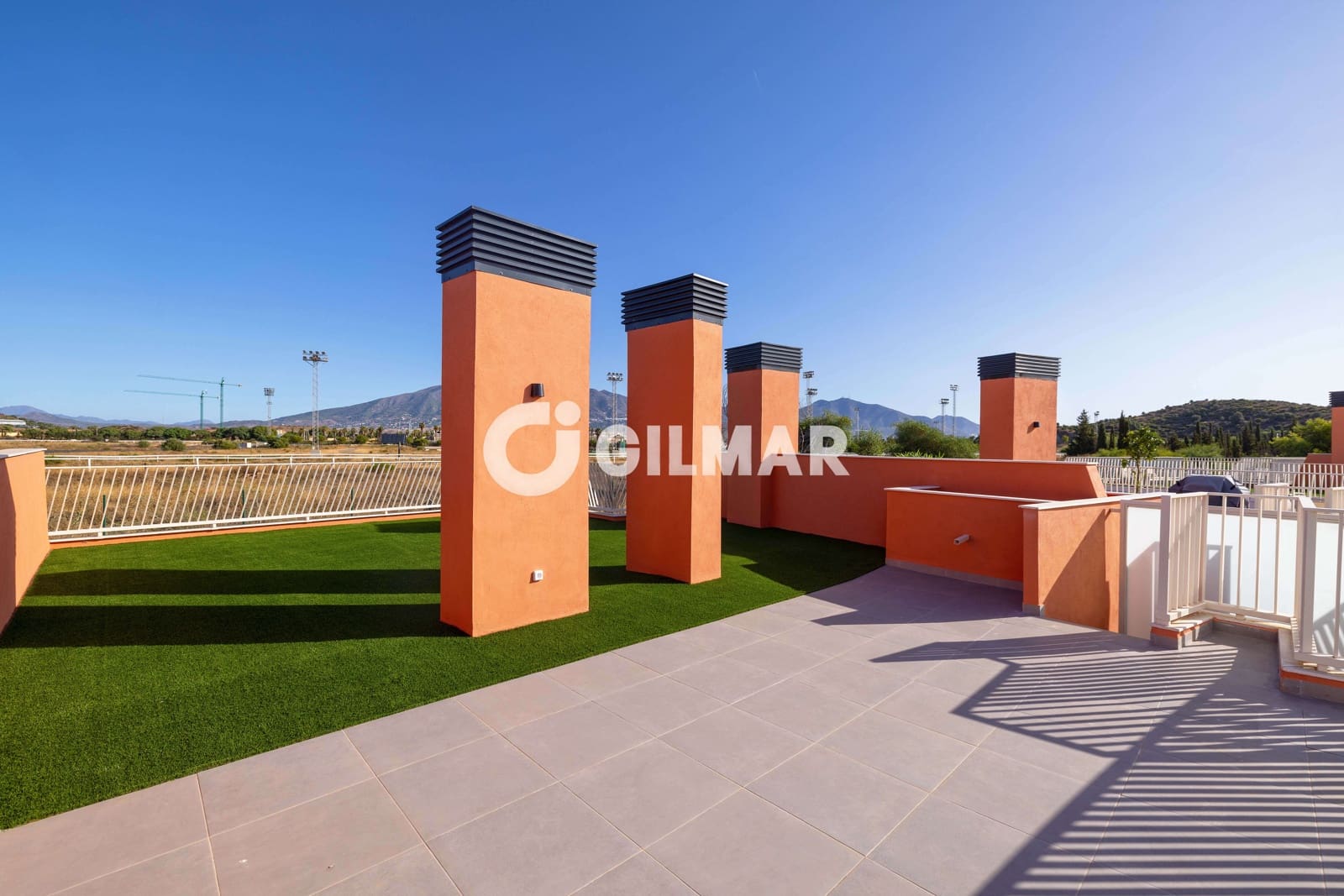 Ático de 3 habitaciones en El Chaparral en venta con piscina garaje - 550.000 € (Ref: 10035733)