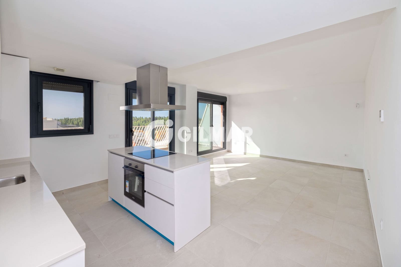 Ático de 3 habitaciones en El Chaparral en venta con piscina garaje - 550.000 € (Ref: 10035733)