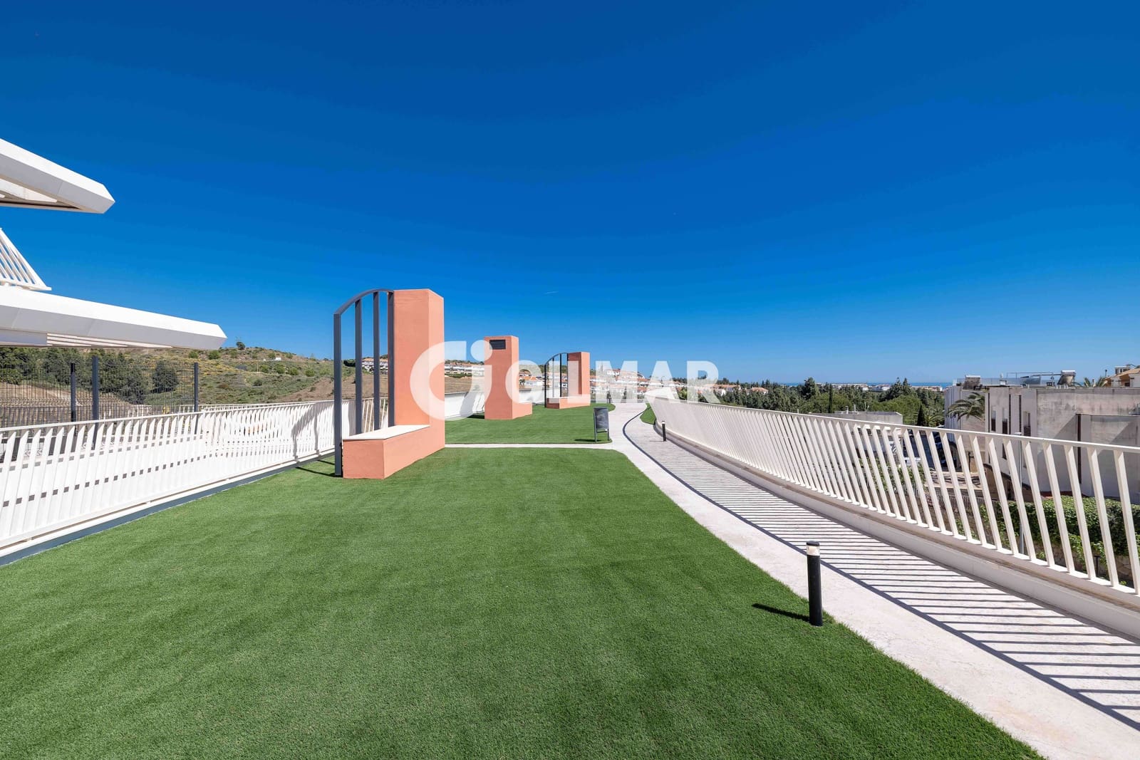 Ático de 3 habitaciones en El Chaparral en venta con piscina garaje - 550.000 € (Ref: 10035733)