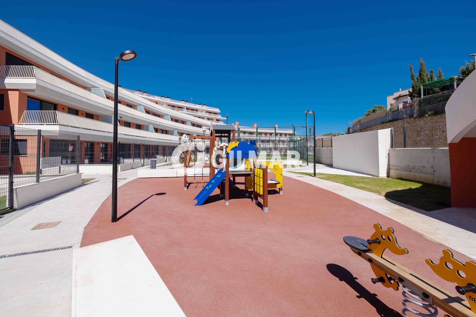 Ático de 3 habitaciones en El Chaparral en venta con piscina garaje - 550.000 € (Ref: 10035733)