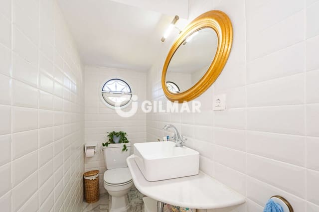 6 soverom Villa til salgs i Montequinto, Dos Hermanas med svømmebasseng garasje - € 735 000 (Ref: 10039183)