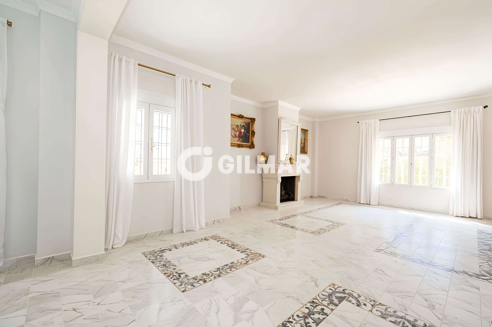 6 soveværelse Villa til salg i Montequinto med swimmingpool garage - € 735.000 (Ref: 10039183)