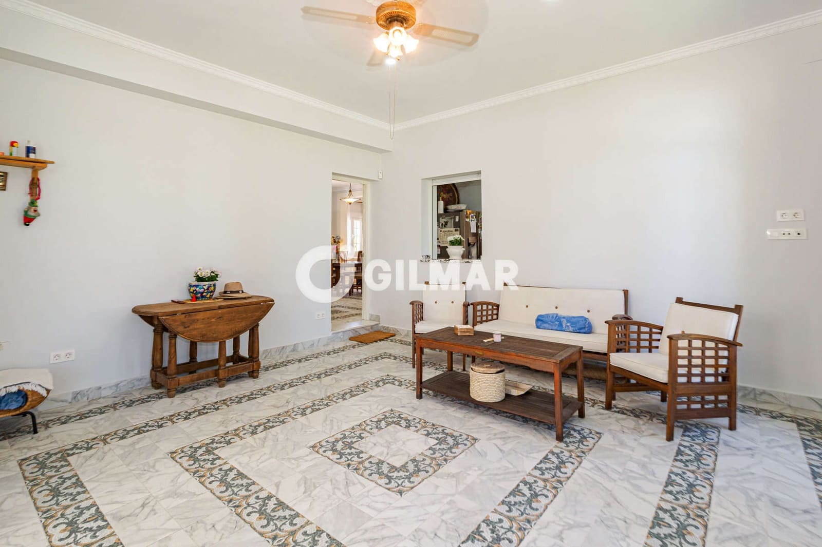 6 soveværelse Villa til salg i Montequinto med swimmingpool garage - € 735.000 (Ref: 10039183)