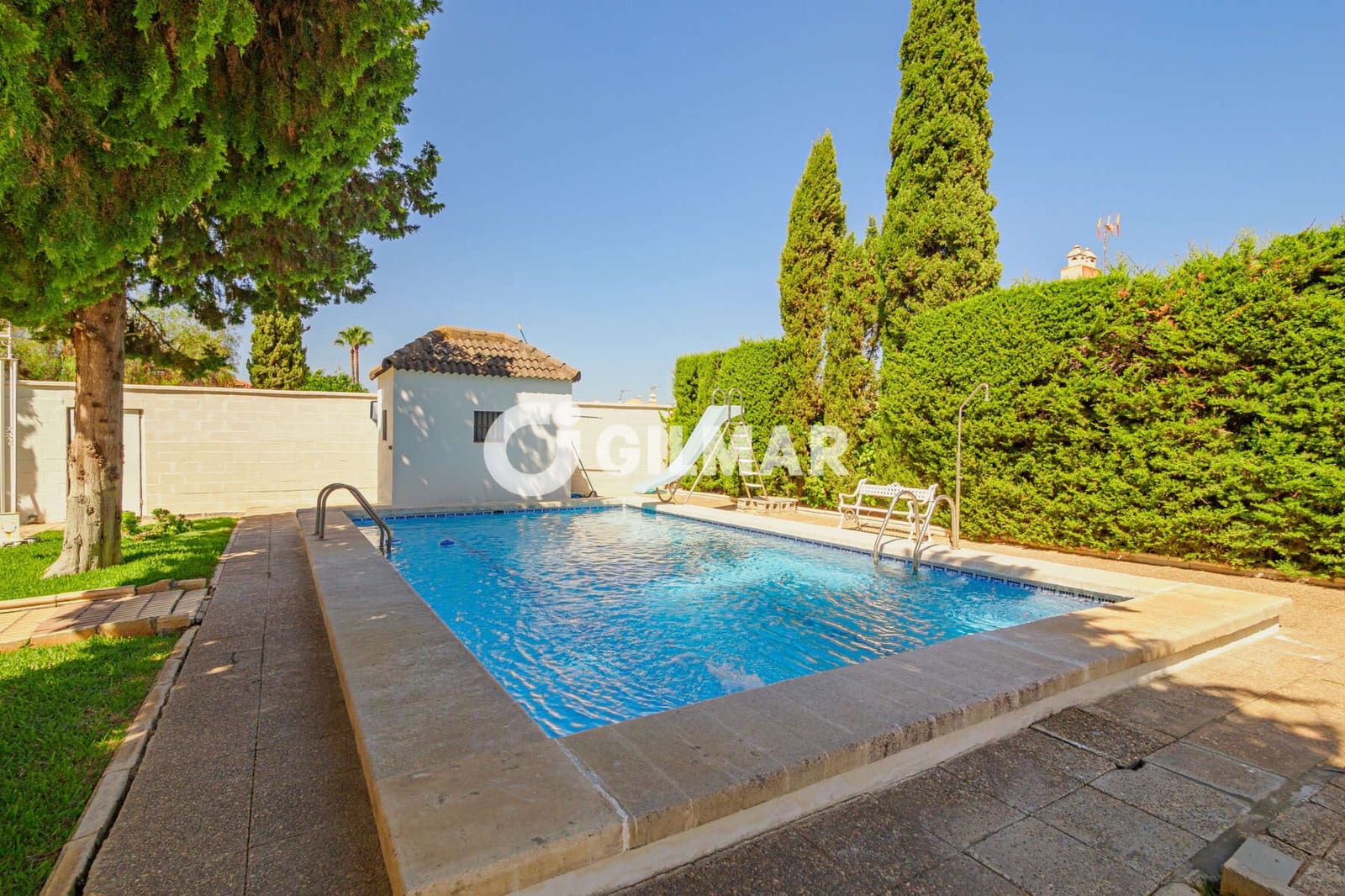 6 soveværelse Villa til salg i Montequinto med swimmingpool garage - € 735.000 (Ref: 10039183)
