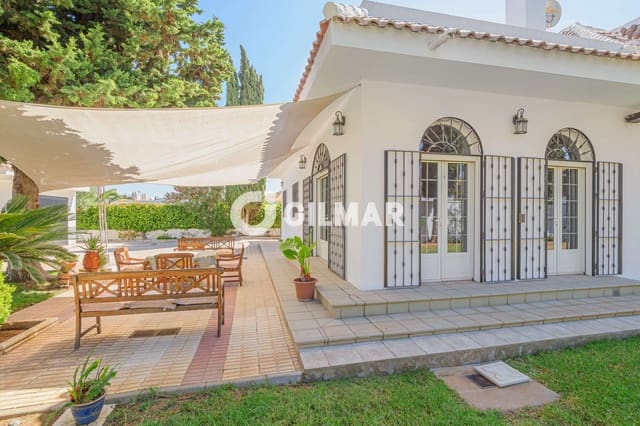6 soverom Villa til salgs i Montequinto, Dos Hermanas med svømmebasseng garasje - € 735 000 (Ref: 10039183)