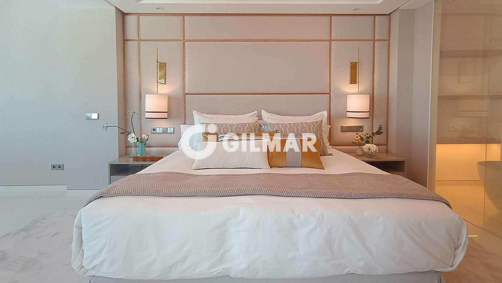 4 slaapkamer Flat te koop in Nueva Andalucia met zwembad garage - € 5.900.000 (Ref: 10039988)