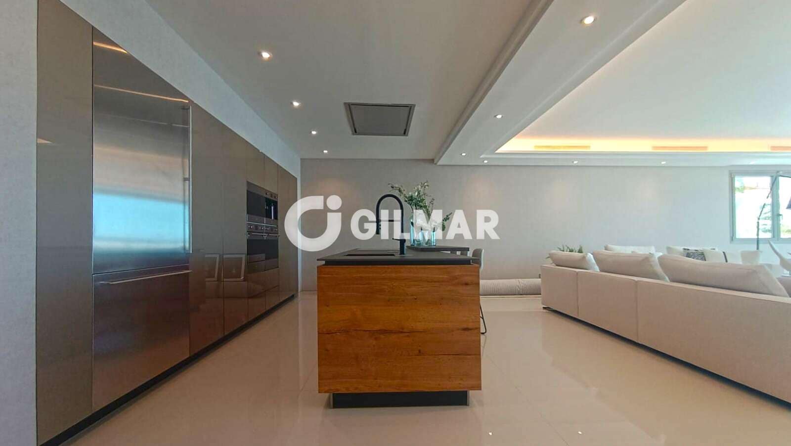 4 slaapkamer Flat te koop in Nueva Andalucia met zwembad garage - € 5.900.000 (Ref: 10039988)
