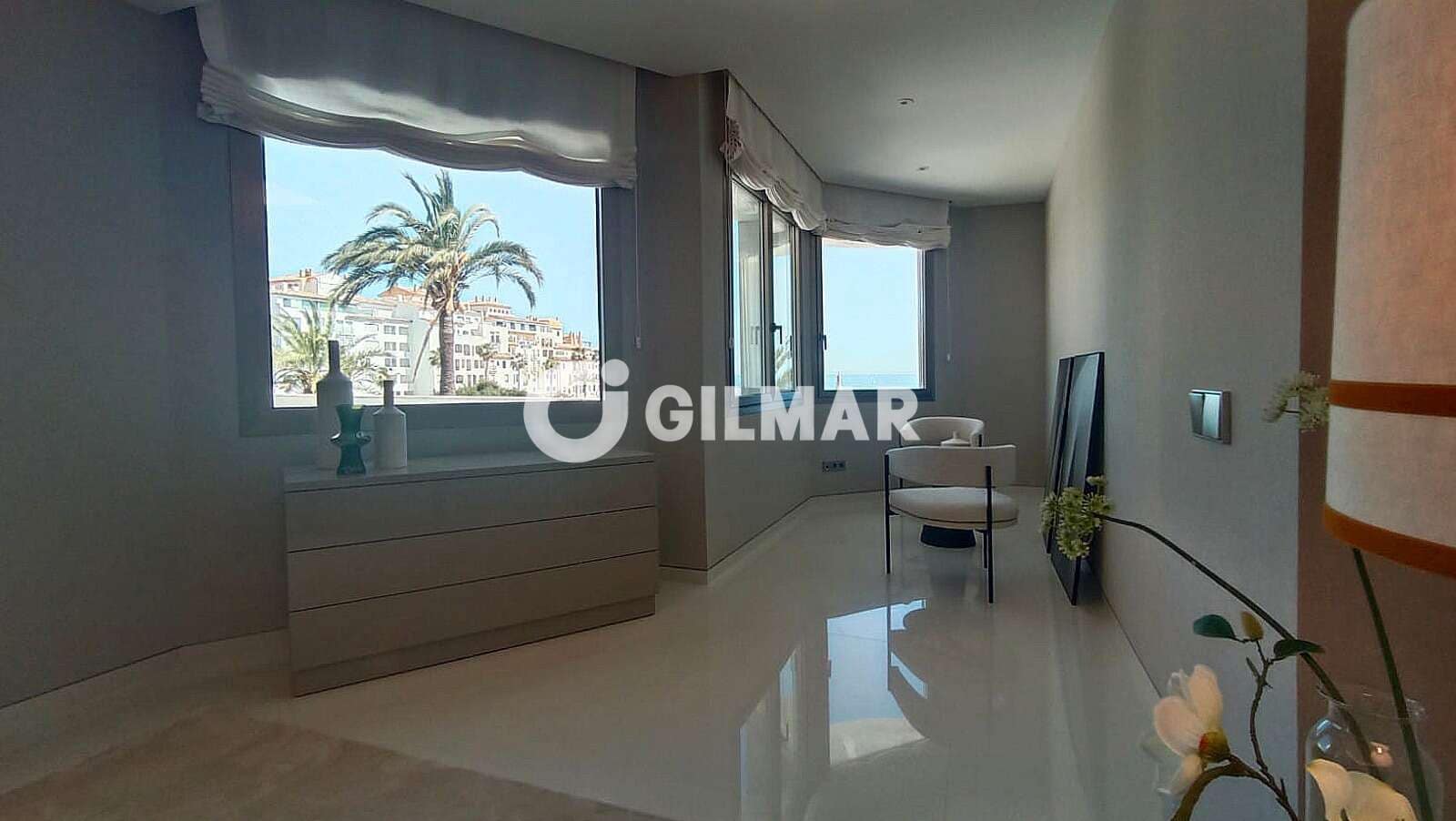 4 slaapkamer Flat te koop in Nueva Andalucia met zwembad garage - € 5.900.000 (Ref: 10039988)