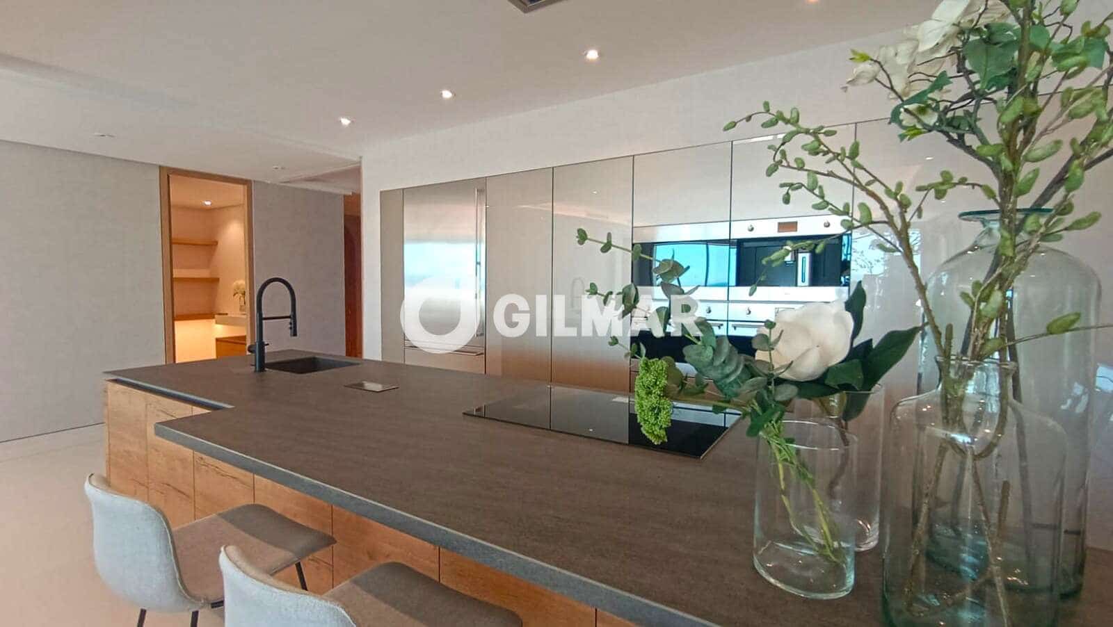 4 slaapkamer Flat te koop in Nueva Andalucia met zwembad garage - € 5.900.000 (Ref: 10039988)