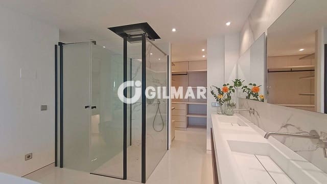 4 slaapkamer Flat te koop in Puerto Banus, Marbella met zwembad garage - € 5.900.000 (Ref: 10039988)
