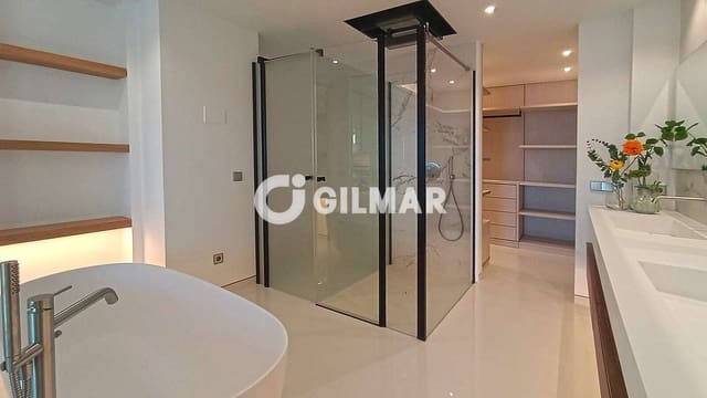 4 slaapkamer Flat te koop in Puerto Banus, Marbella met zwembad garage - € 5.900.000 (Ref: 10039988)
