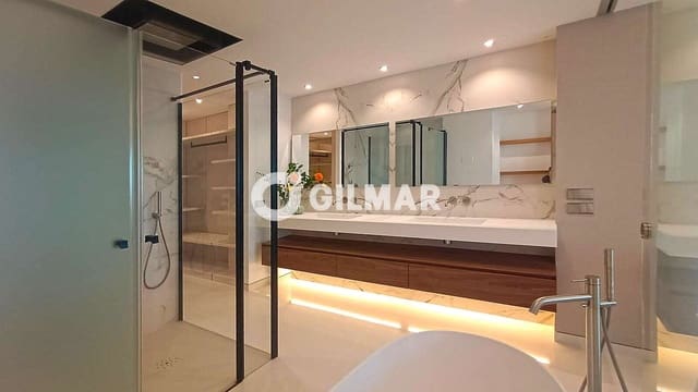 4 slaapkamer Flat te koop in Puerto Banus, Marbella met zwembad garage - € 5.900.000 (Ref: 10039988)