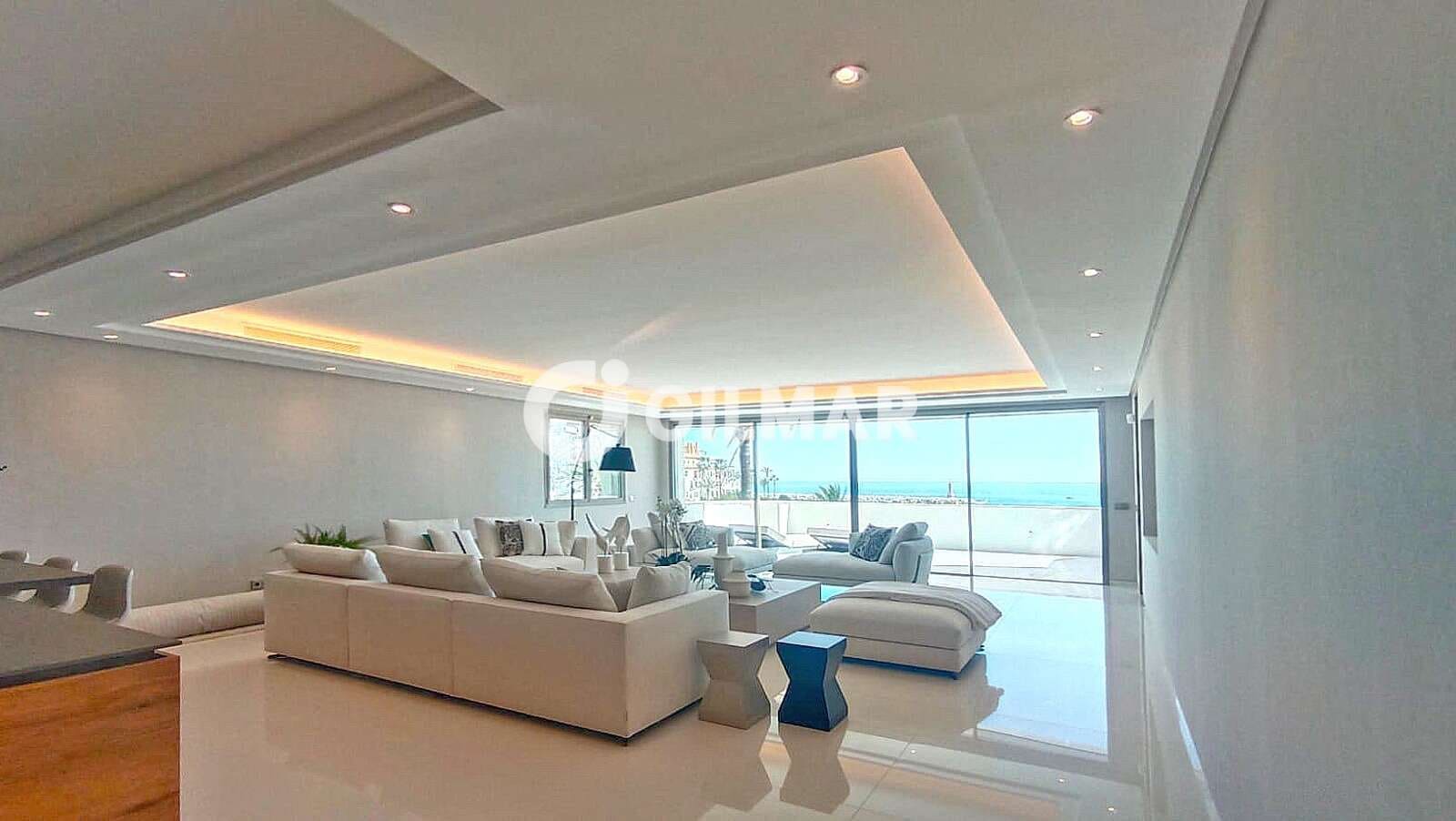 4 slaapkamer Flat te koop in Nueva Andalucia met zwembad garage - € 5.900.000 (Ref: 10039988)