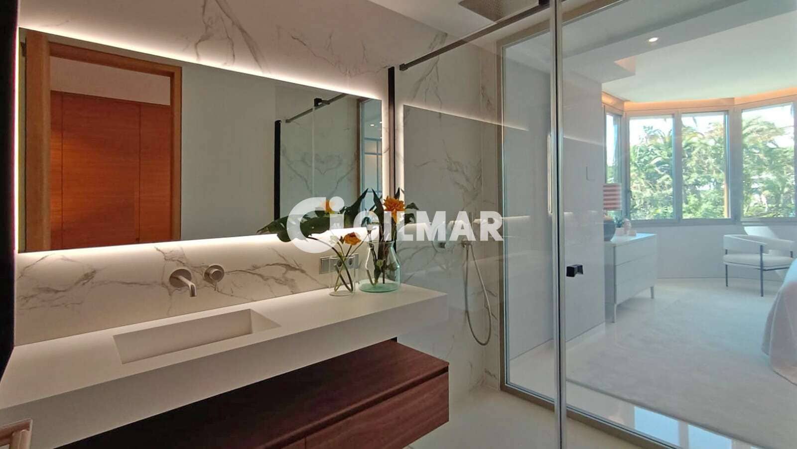 4 slaapkamer Flat te koop in Nueva Andalucia met zwembad garage - € 5.900.000 (Ref: 10039988)
