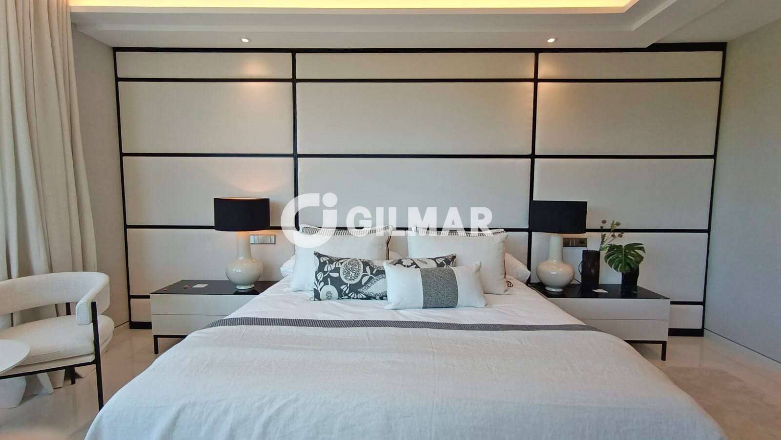 4 slaapkamer Flat te koop in Nueva Andalucia met zwembad garage - € 5.900.000 (Ref: 10039988)