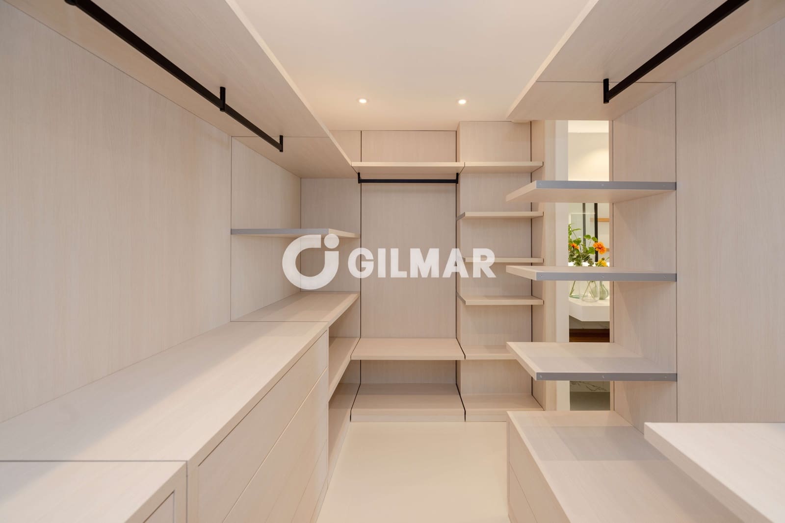 4 bedroom Flat for sale in Nueva Andalucia with pool garage - € 5,900,000 (Ref: 10039988)