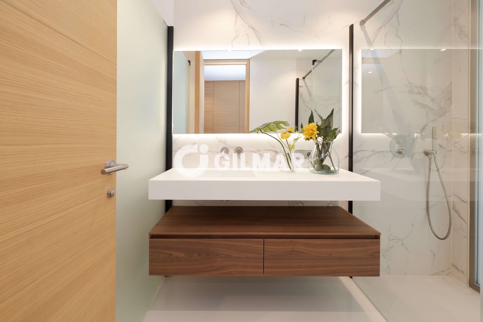 4 bedroom Flat for sale in Nueva Andalucia with pool garage - € 5,900,000 (Ref: 10039988)